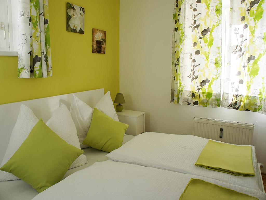 Gaestehaus Landgraf Uebelbach Ruang foto