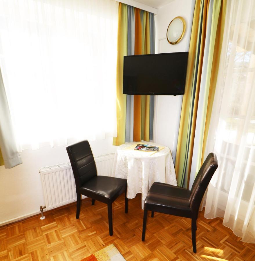 Gaestehaus Landgraf Uebelbach Bagian luar foto